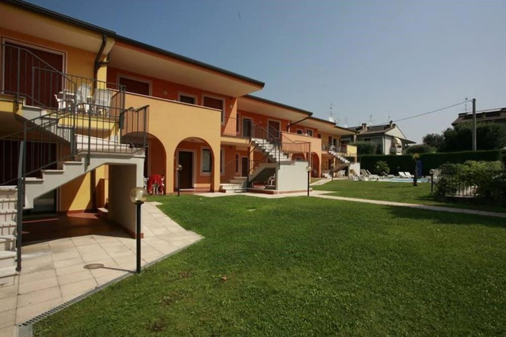 Residence La Meridiana - Apartment 04 Peschiera del Garda Esterno foto