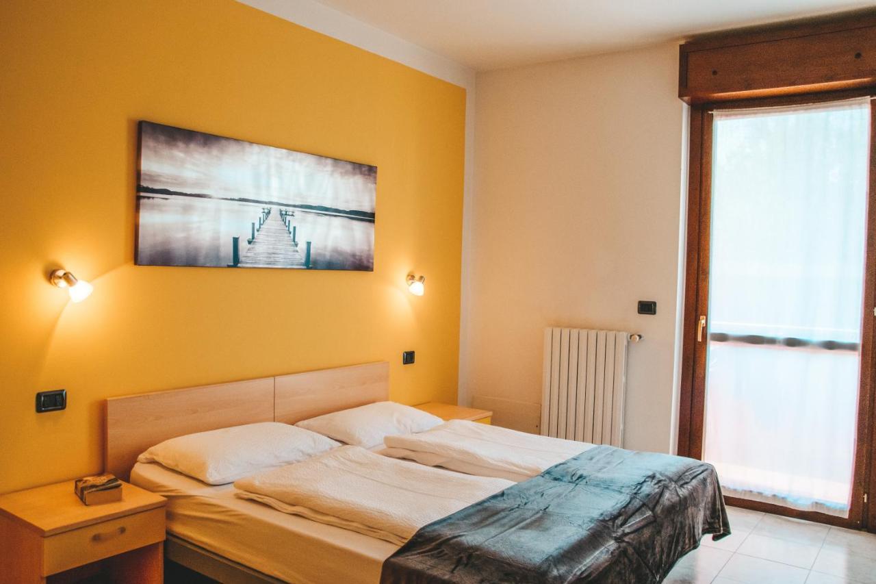 Residence La Meridiana - Apartment 04 Peschiera del Garda Esterno foto